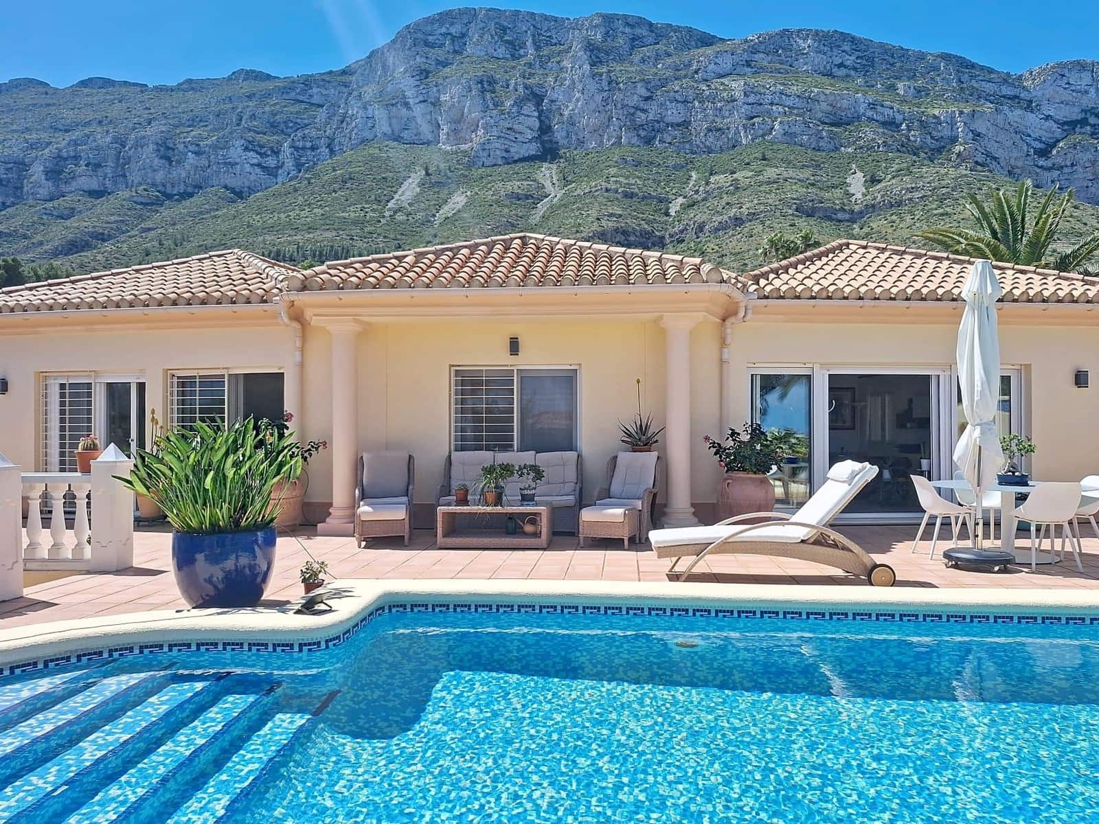 3 sypialnia Willa na sprzedaż w Denia z basenem garażem - 790 000 € (Ref: 10048147)
