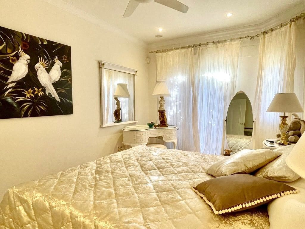 5 bedroom Villa for sale in Denia with pool garage - € 1,175,000 (Ref: 10048148)