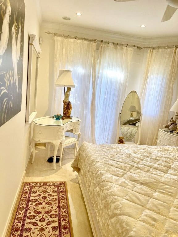 5 bedroom Villa for sale in Denia with pool garage - € 1,175,000 (Ref: 10048148)