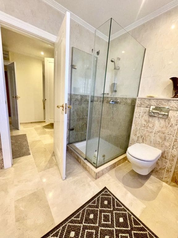 5 bedroom Villa for sale in Denia with pool garage - € 1,175,000 (Ref: 10048148)