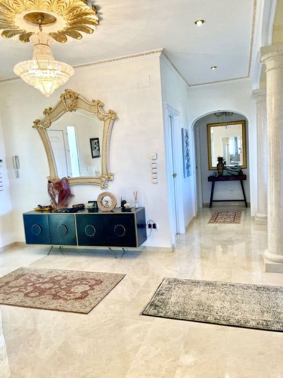 5 bedroom Villa for sale in Denia with pool garage - € 1,175,000 (Ref: 10048148)