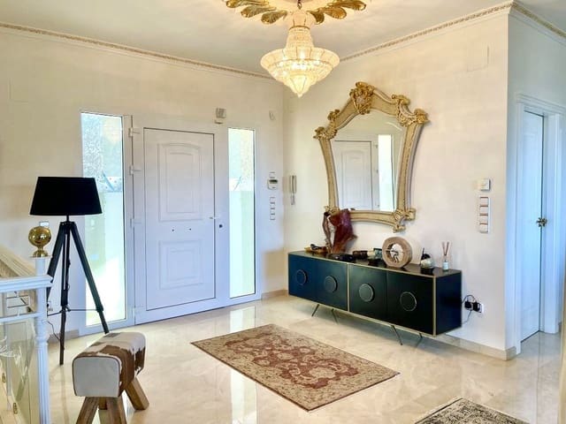 Chalet de 5 habitaciones en Dénia en venta con piscina garaje - 1.175.000 € (Ref: 10048148)