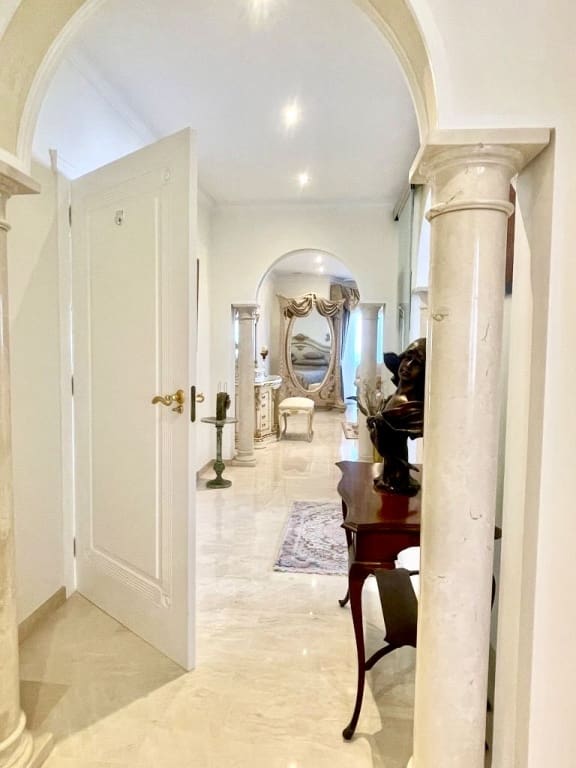 5 bedroom Villa for sale in Denia with pool garage - € 1,175,000 (Ref: 10048148)