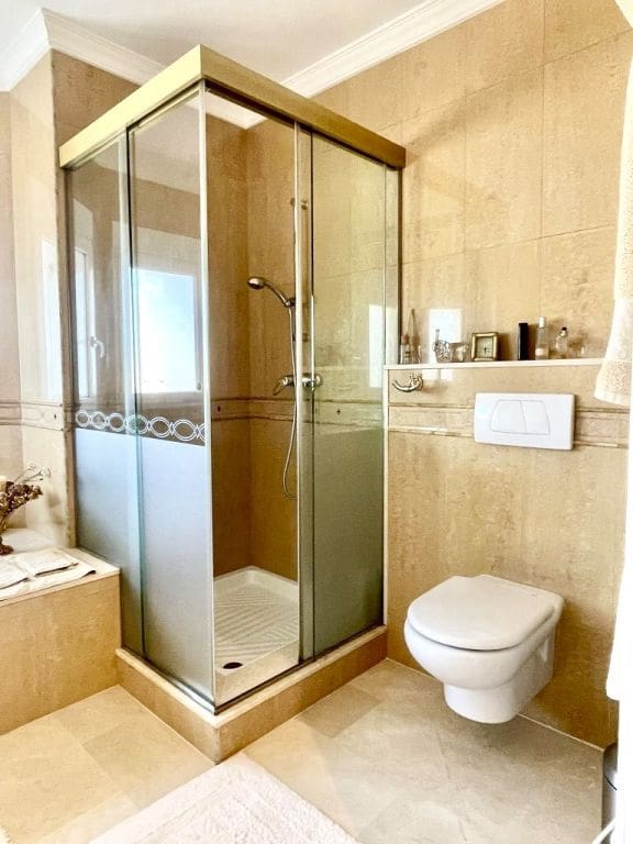 5 bedroom Villa for sale in Denia with pool garage - € 1,175,000 (Ref: 10048148)