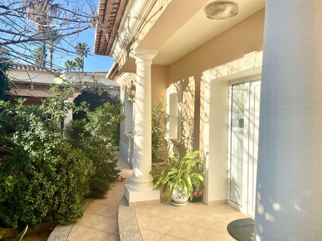 Chalet de 5 habitaciones en Dénia en venta con piscina garaje - 1.175.000 € (Ref: 10048148)