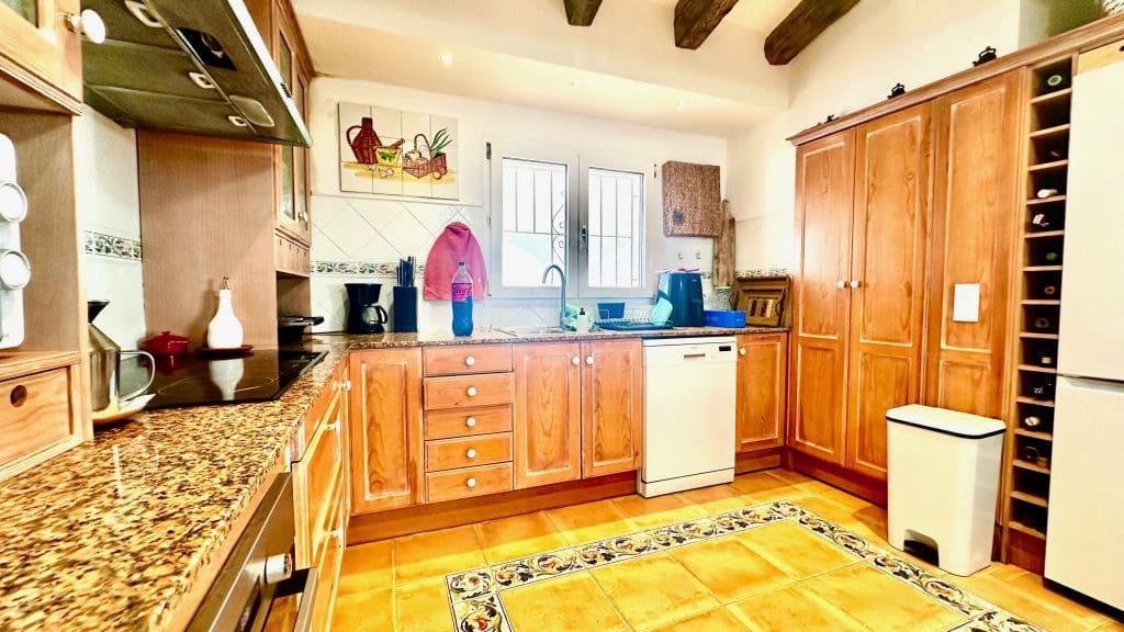 4 sypialnia Willa na sprzedaż w Denia z basenem garażem - 850 000 € (Ref: 10048149)