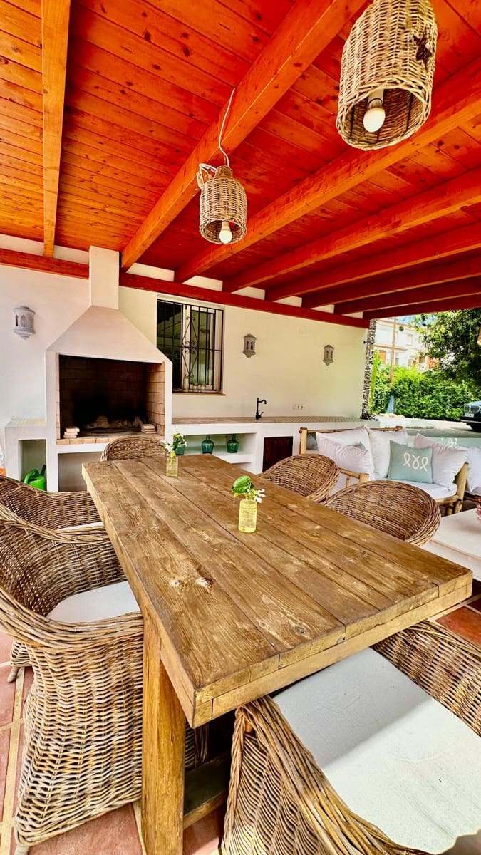 4 sypialnia Willa na sprzedaż w Denia z basenem garażem - 850 000 € (Ref: 10048149)