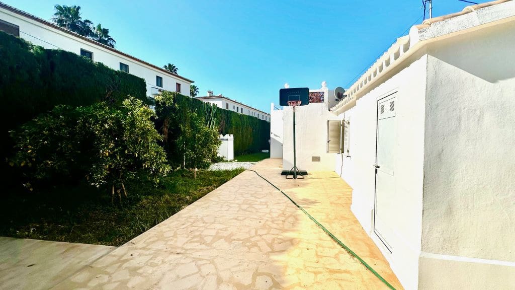 4 sypialnia Willa na sprzedaż w Denia z basenem garażem - 850 000 € (Ref: 10048149)