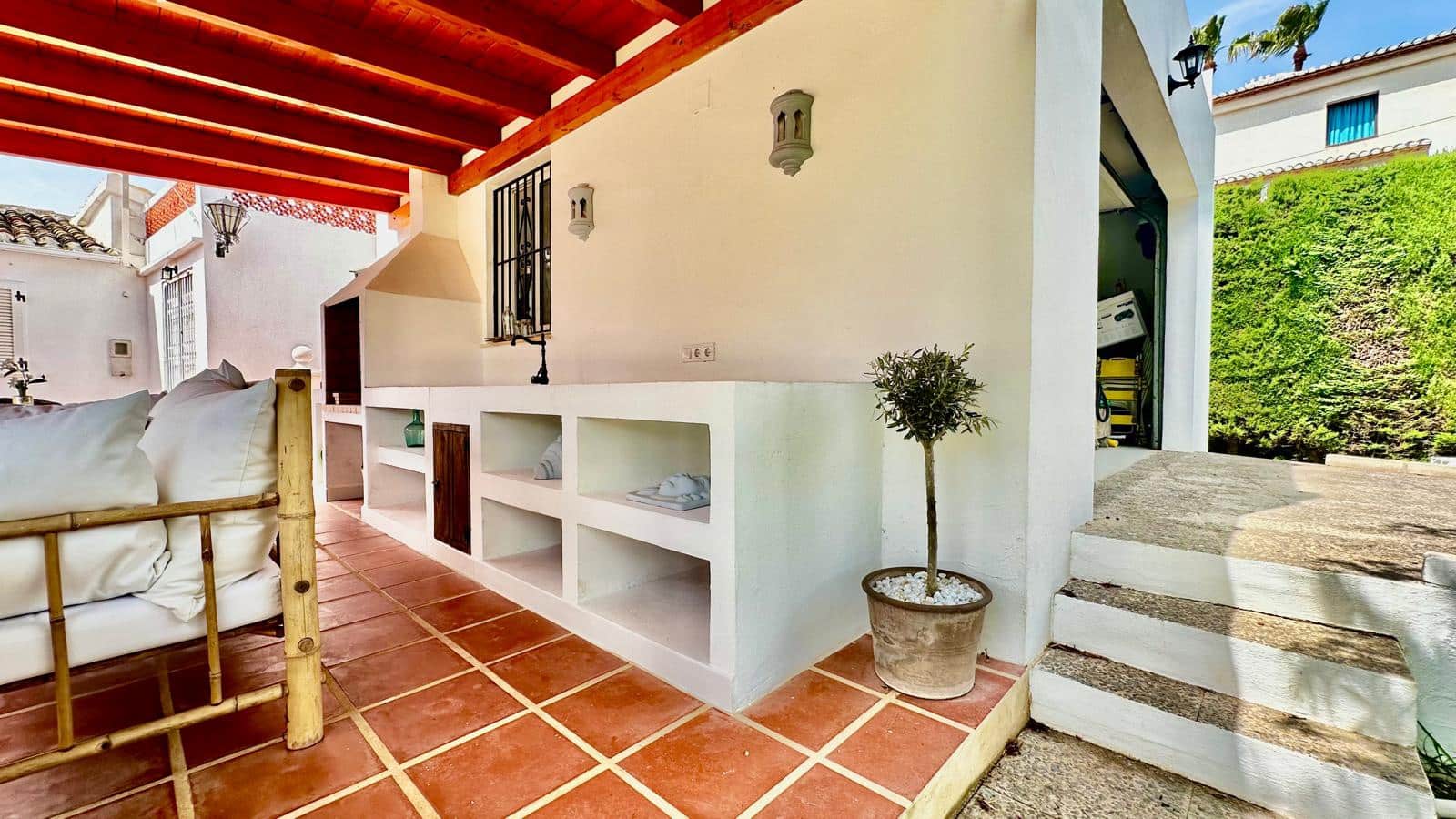 4 sypialnia Willa na sprzedaż w Denia z basenem garażem - 850 000 € (Ref: 10048149)