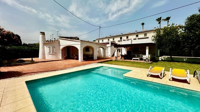 4 sypialnia Willa na sprzedaż w Dénia z basenem garażem - 850 000 € (Ref: 10048149)