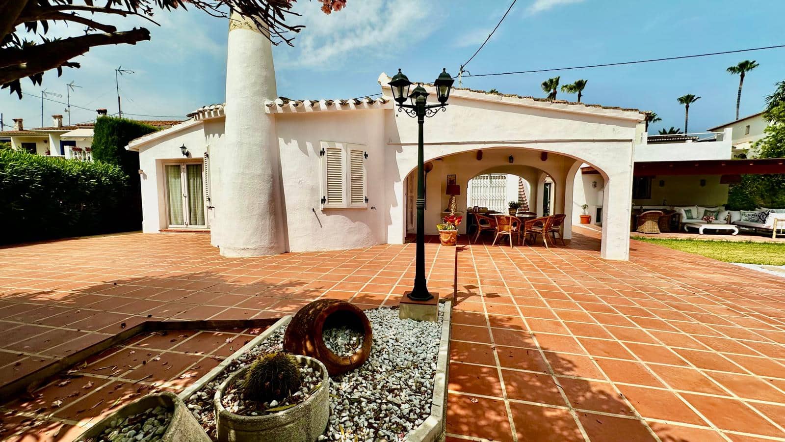 4 sypialnia Willa na sprzedaż w Denia z basenem garażem - 850 000 € (Ref: 10048149)