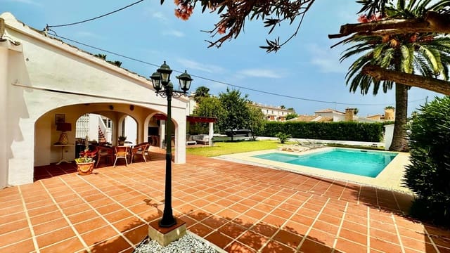 4 sypialnia Willa na sprzedaż w Dénia z basenem garażem - 850 000 € (Ref: 10048149)