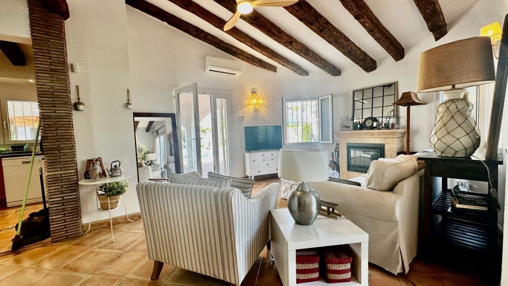 4 sypialnia Willa na sprzedaż w Denia z basenem garażem - 850 000 € (Ref: 10048149)