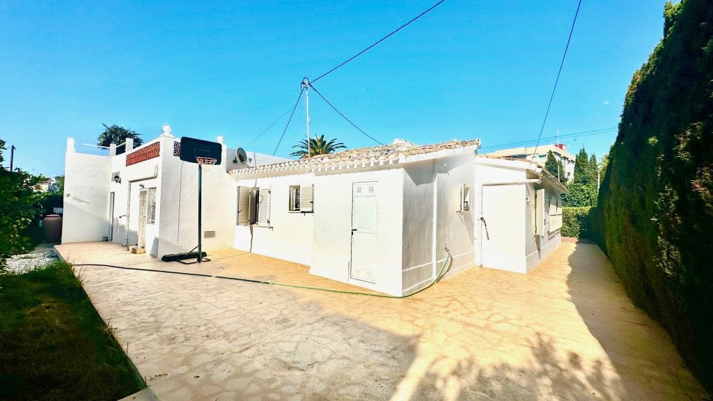 4 sypialnia Willa na sprzedaż w Denia z basenem garażem - 850 000 € (Ref: 10048149)