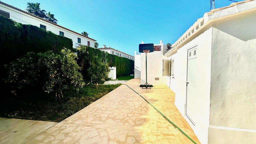 4 sypialnia Willa na sprzedaż w Denia z basenem garażem - 850 000 € (Ref: 10048149)