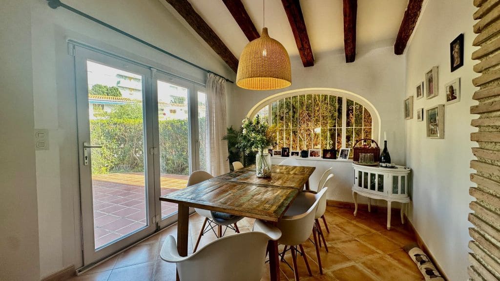 4 sypialnia Willa na sprzedaż w Denia z basenem garażem - 850 000 € (Ref: 10048149)