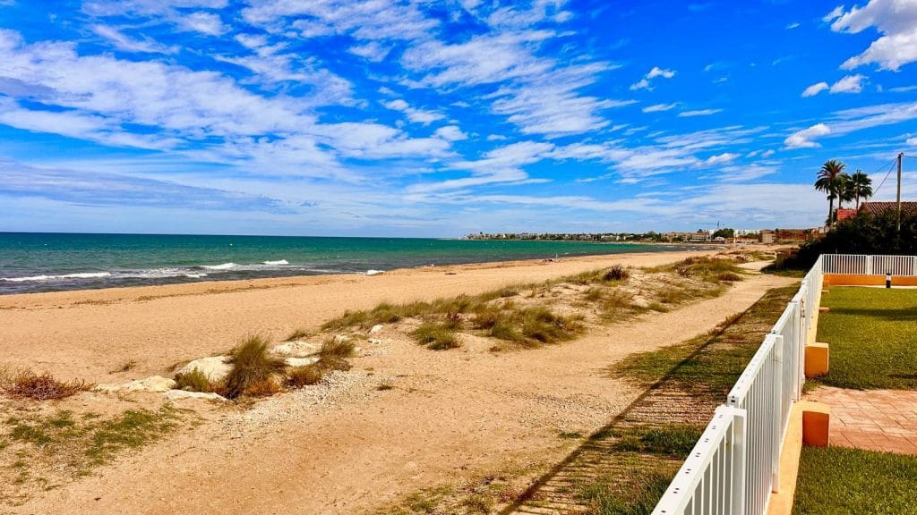 2 bedroom Apartment for sale in Denia - € 360,000 (Ref: 10048153)