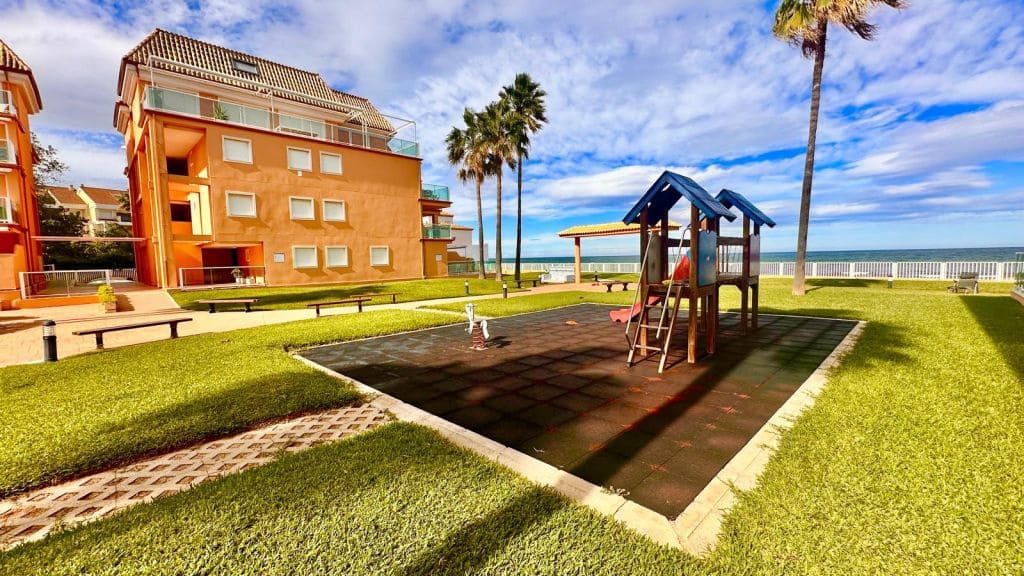2 bedroom Apartment for sale in Denia - € 360,000 (Ref: 10048153)