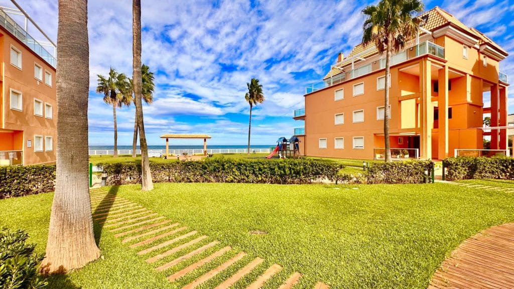 2 bedroom Apartment for sale in Denia - € 360,000 (Ref: 10048153)