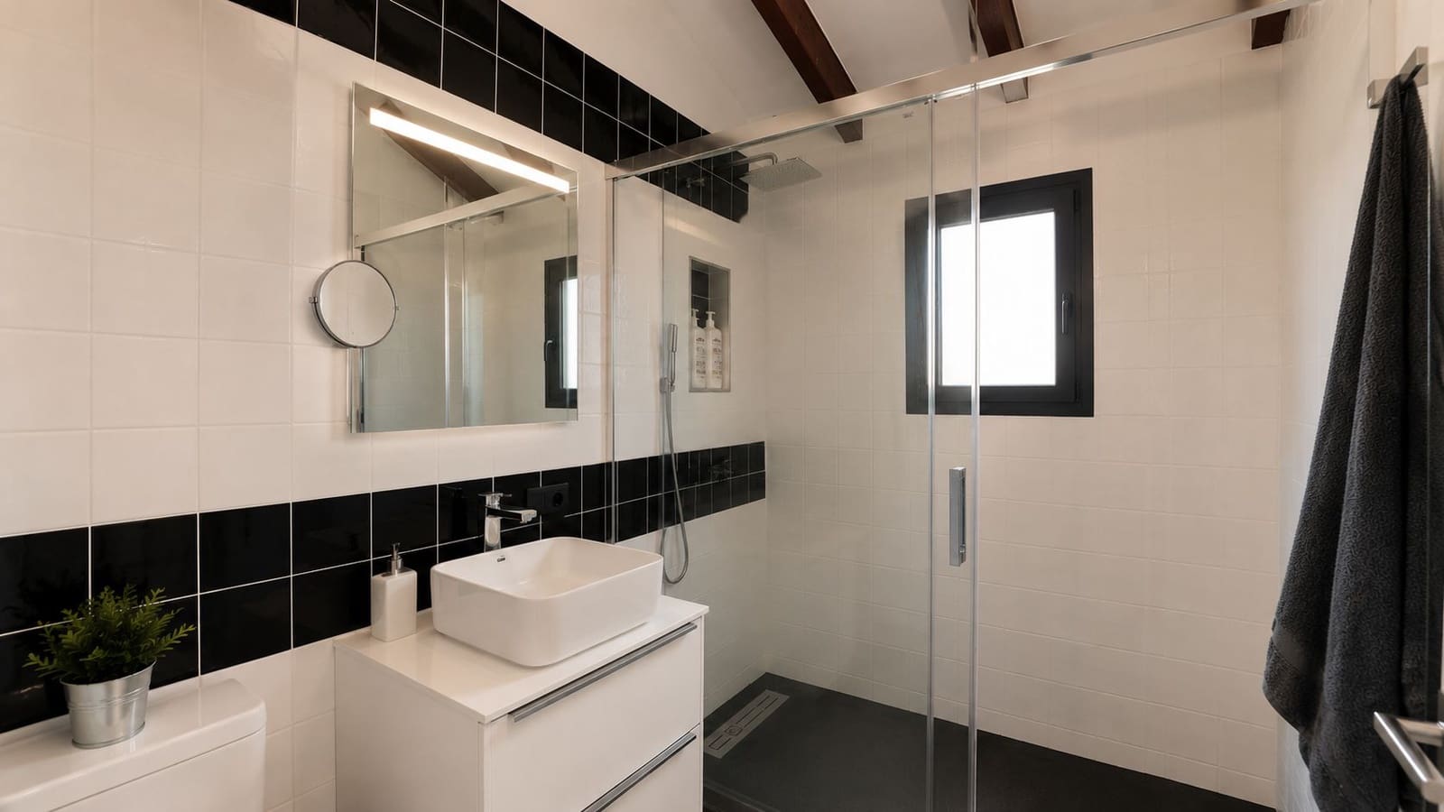 4 sypialnia Willa na sprzedaż w Denia z garażem - 970 000 € (Ref: 10048155)