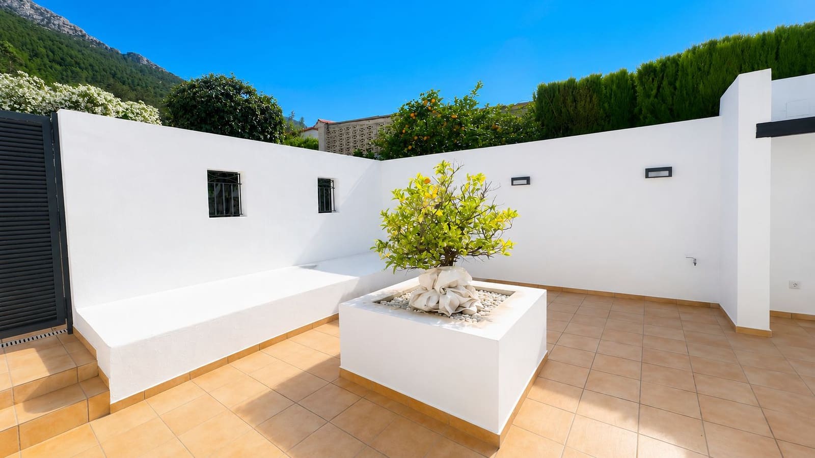 4 sypialnia Willa na sprzedaż w Denia z garażem - 970 000 € (Ref: 10048155)