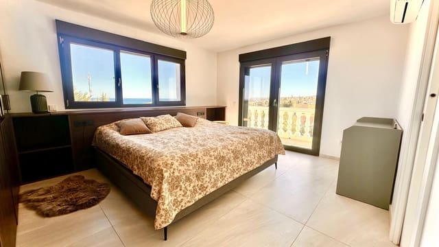 4 bedroom Villa for sale in Dénia - € 790,000 (Ref: 10048156)