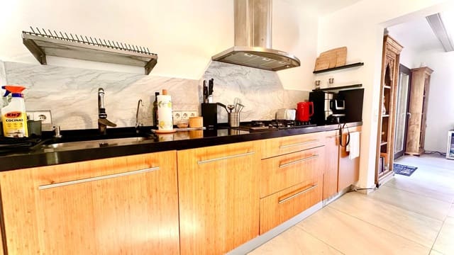 4 bedroom Villa for sale in Dénia - € 790,000 (Ref: 10048156)