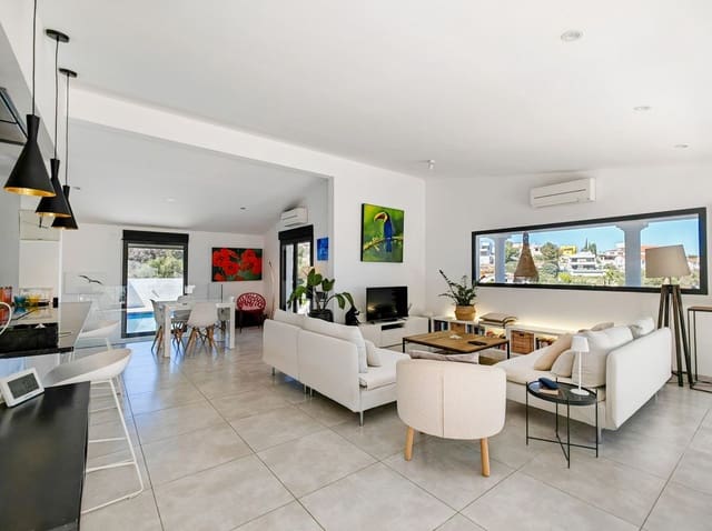 3 bedroom Villa for sale in El Montgó, Dénia - € 695,000 (Ref: 10048161)