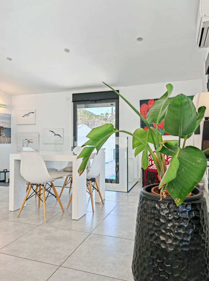 3 bedroom Villa for sale in Denia - € 695,000 (Ref: 10048161)
