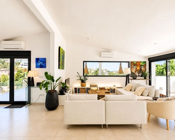 3 bedroom Villa for sale in El Montgó, Dénia - € 695,000 (Ref: 10048161)