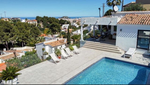 3 bedroom Villa for sale in El Montgó, Dénia - € 695,000 (Ref: 10048161)