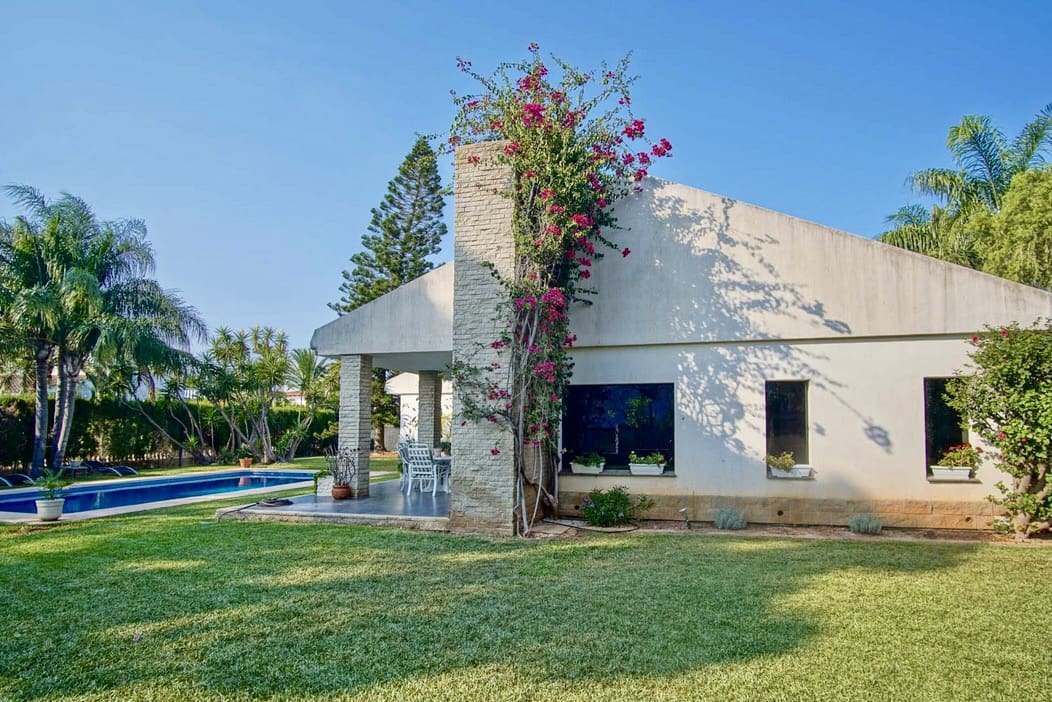 4 soveværelse Villa til salg i Denia med swimmingpool garage - € 1.190.000 (Ref: 10077284)