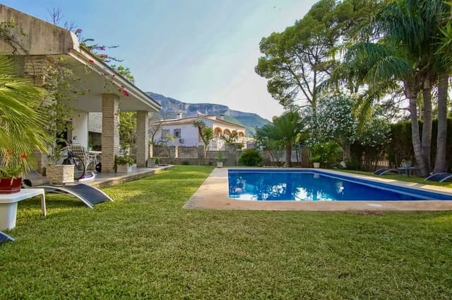 4 soveværelse Villa til salg i Dénia med swimmingpool garage - € 1.190.000 (Ref: 10077284)