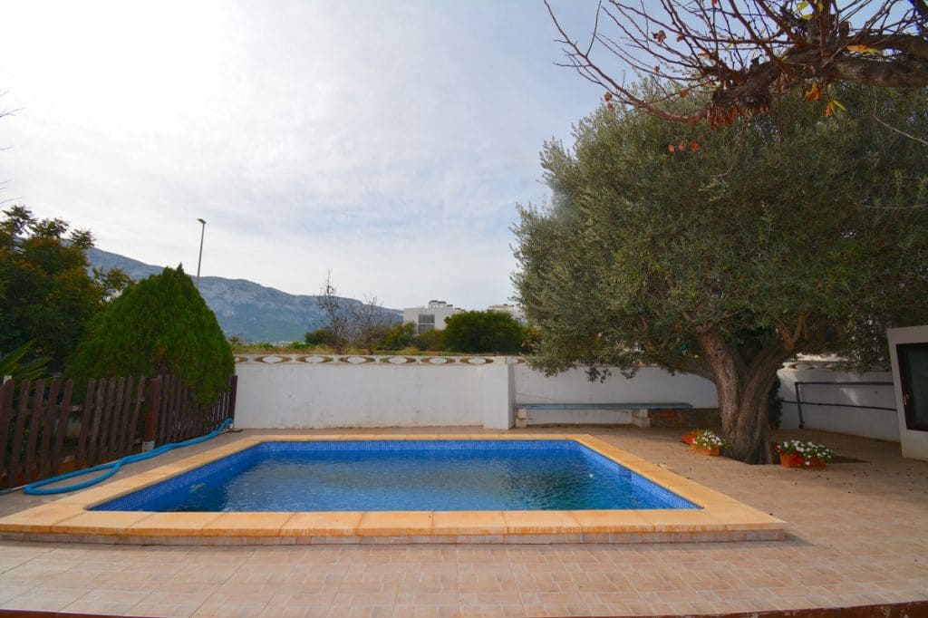Chalet de 4 habitaciones en Dénia en venta con piscina garaje - 960.000 € (Ref: 10077285)