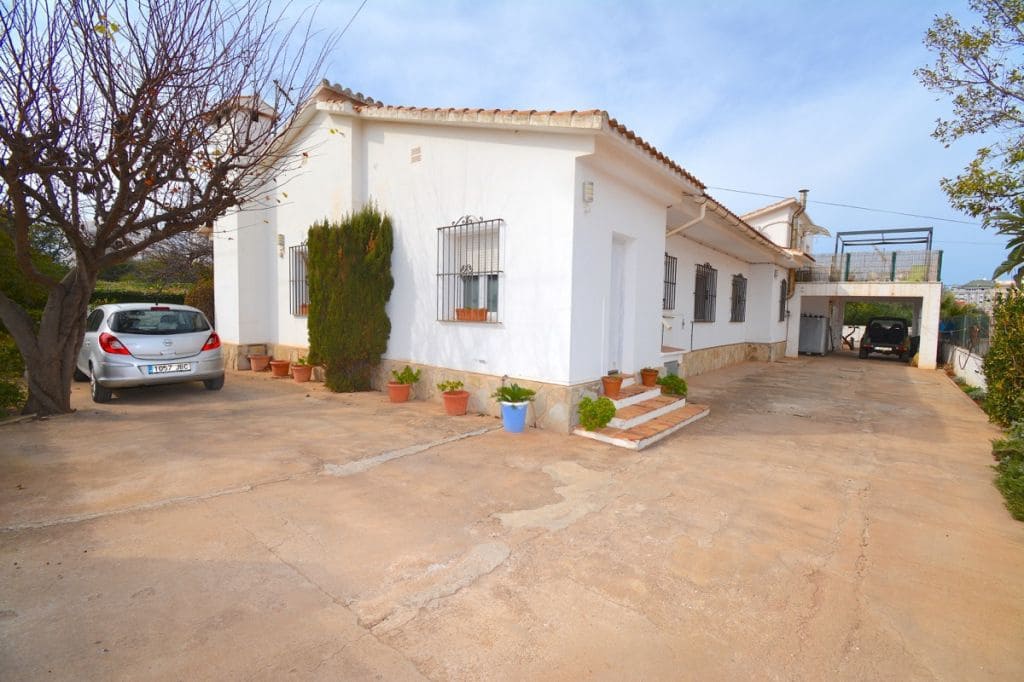Chalet de 4 habitaciones en Dénia en venta con piscina garaje - 960.000 € (Ref: 10077285)