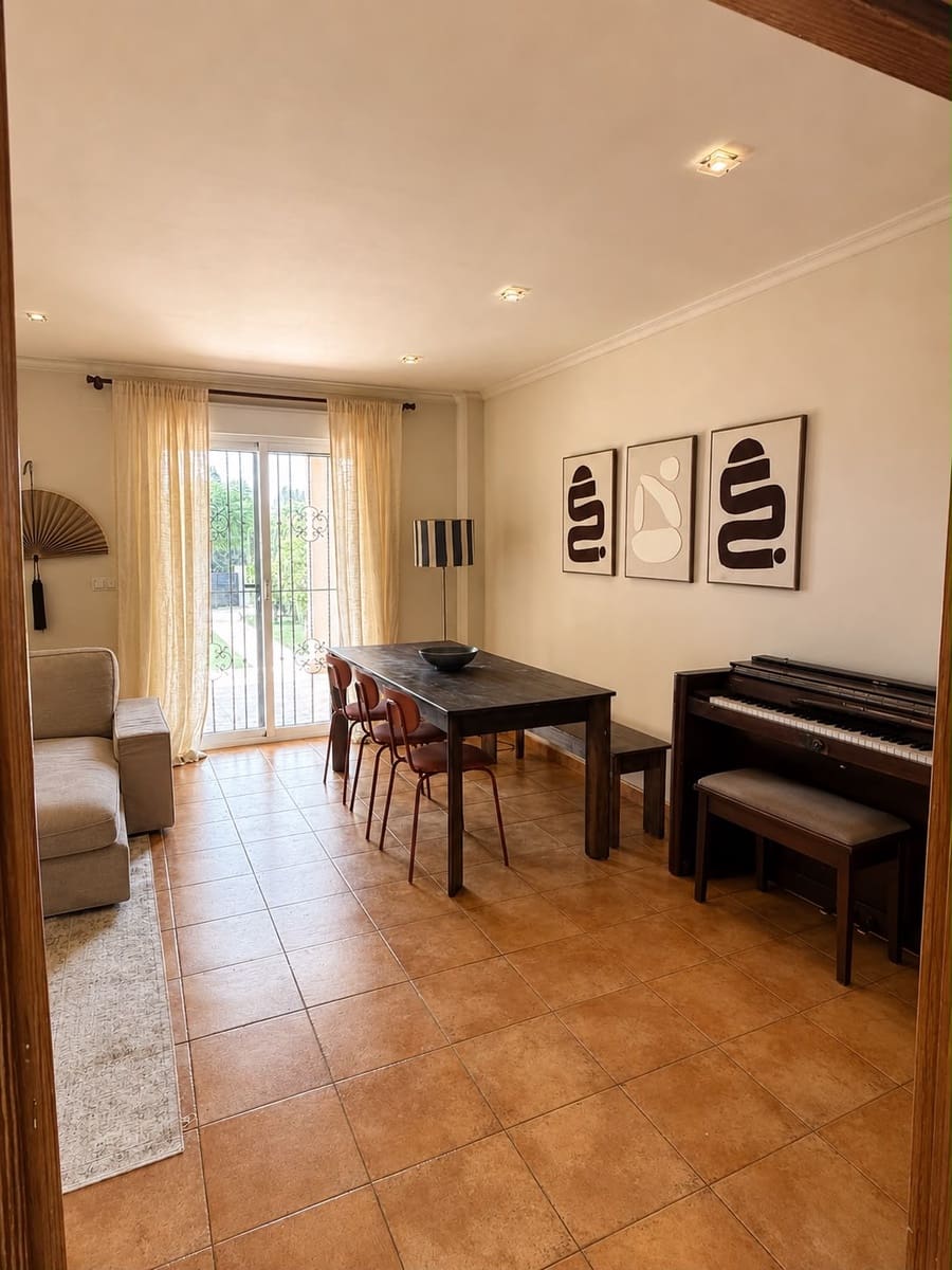 4 bedroom Semi-detached Villa for sale in Monforte del Cid with pool garage - € 550,000 (Ref: 10094063)
