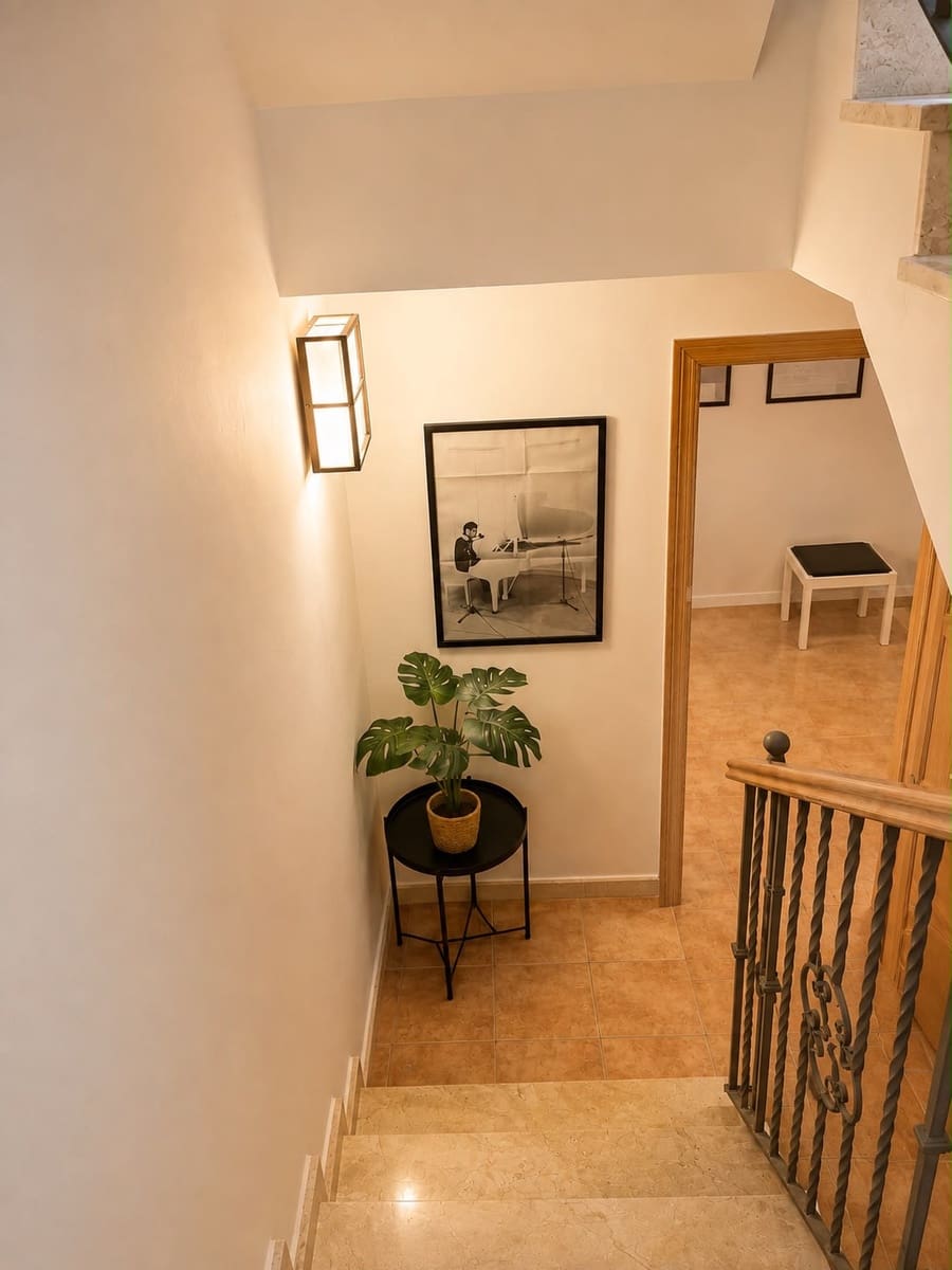 4 bedroom Semi-detached Villa for sale in Monforte del Cid with pool garage - € 550,000 (Ref: 10094063)
