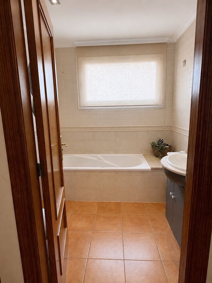 4 bedroom Semi-detached Villa for sale in Monforte del Cid with pool garage - € 550,000 (Ref: 10094063)