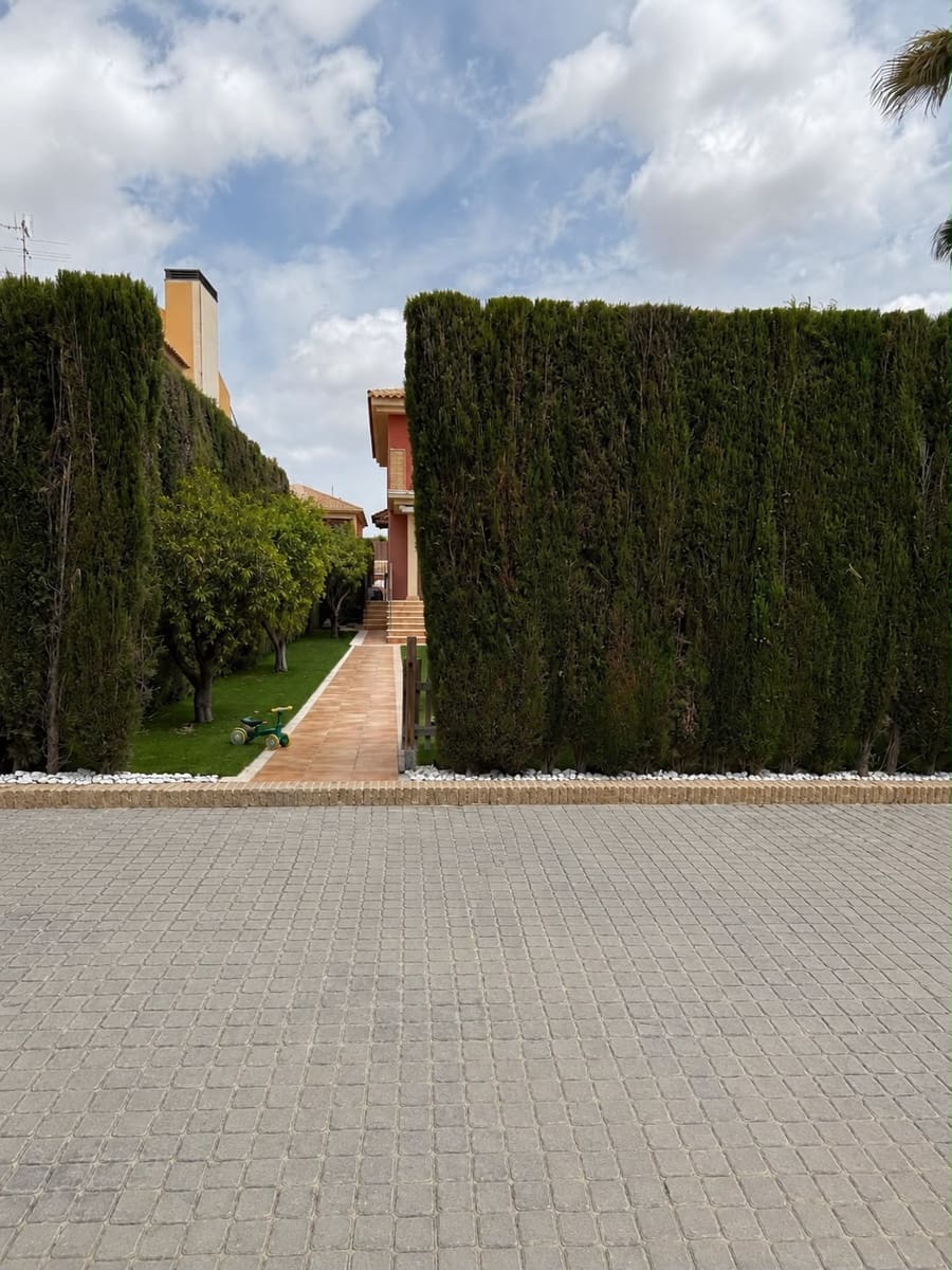 4 bedroom Semi-detached Villa for sale in Monforte del Cid with pool garage - € 550,000 (Ref: 10094063)