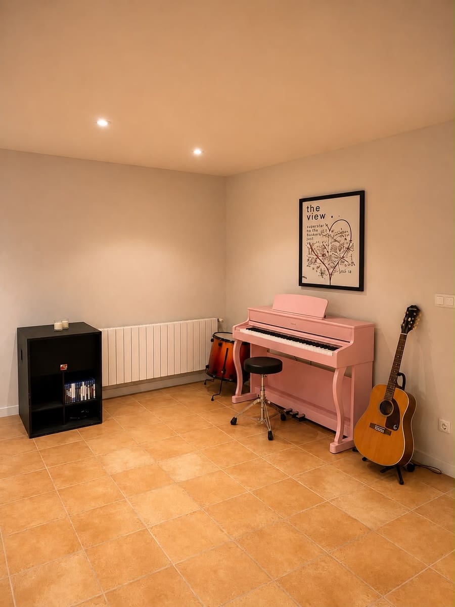 4 bedroom Semi-detached Villa for sale in Monforte del Cid with pool garage - € 550,000 (Ref: 10094063)