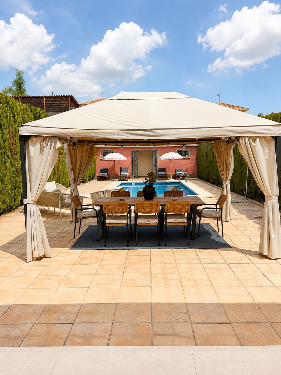 4 bedroom Semi-detached Villa for sale in Monforte del Cid with pool garage - € 550,000 (Ref: 10094063)