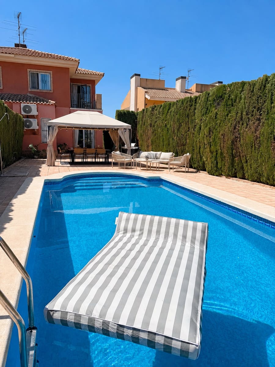 4 bedroom Semi-detached Villa for sale in Monforte del Cid with pool garage - € 550,000 (Ref: 10094063)