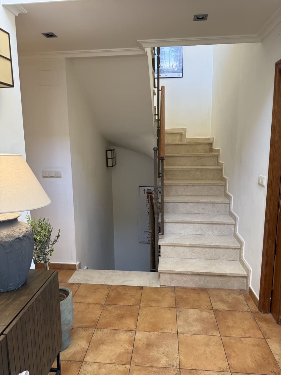 4 bedroom Semi-detached Villa for sale in Monforte del Cid with pool garage - € 550,000 (Ref: 10094063)