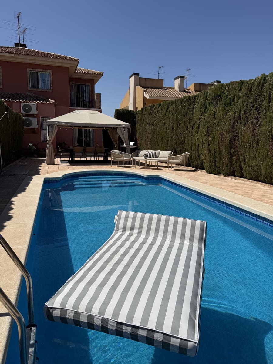 4 bedroom Semi-detached Villa for sale in Monforte del Cid with pool garage - € 550,000 (Ref: 10094063)