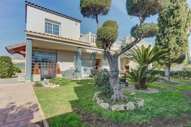 6 bedroom Villa for sale in Cubelles with pool garage - € 599,000 (Ref: 10081516)