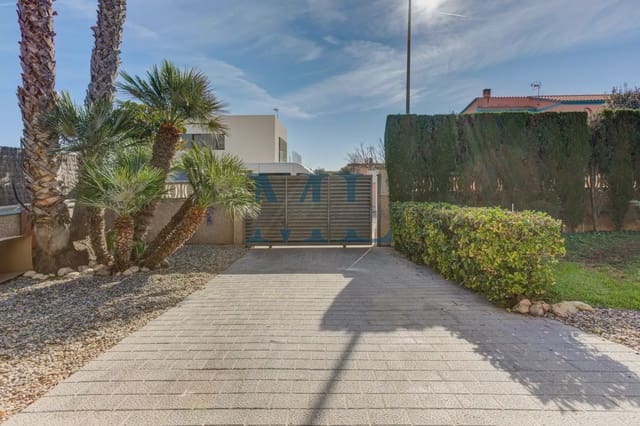 6 bedroom Villa for sale in Cubelles with pool garage - € 599,000 (Ref: 10081516)