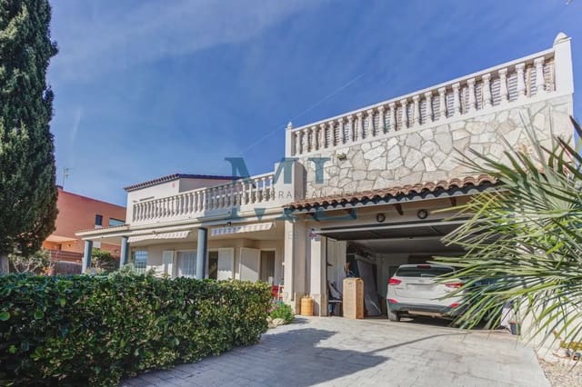 6 bedroom Villa for sale in Cubelles with pool garage - € 599,000 (Ref: 10081516)