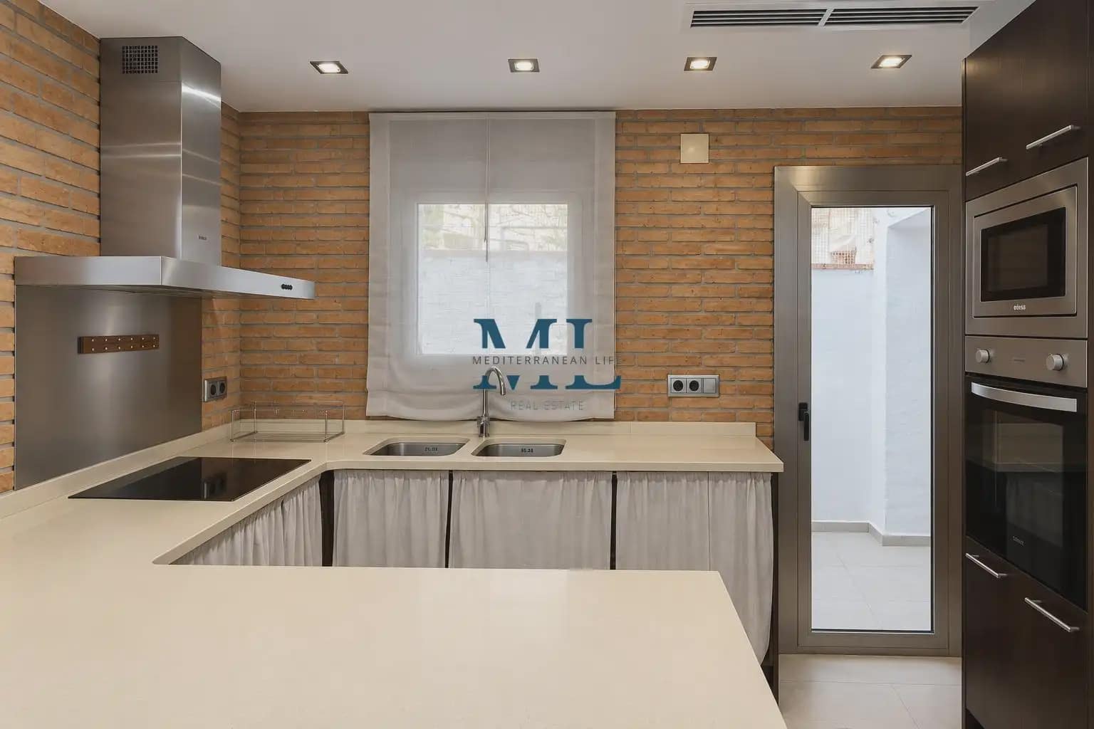 2 slaapkamer Flat te koop in Vilanova i la Geltru met garage - € 380.000 (Ref: 10081517)
