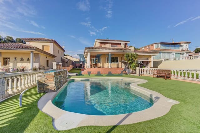 Chalet de 4 habitaciones en Sant Pere de Ribes en venta con piscina garaje - 998.000 € (Ref: 10081518)
