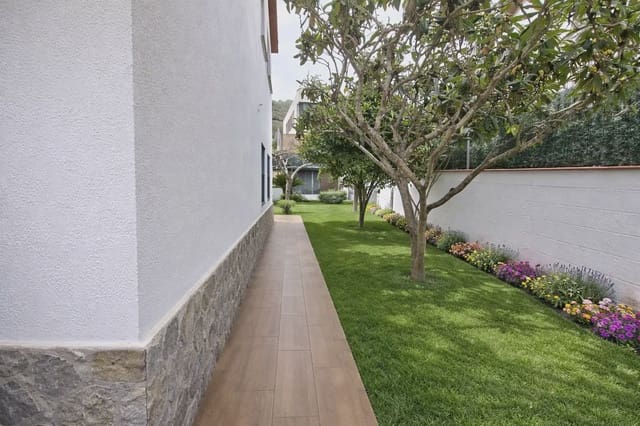 Chalet de 5 habitaciones en Sant Pere de Ribes en venta con piscina garaje - 475.000 € (Ref: 10081525)